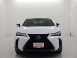 スピンドルグリルがレクサスらしさを強調します。