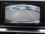 バックカメラ装備しております。駐車時に大変役に立ちますよ。駐車が苦手な方にも便利機能です。