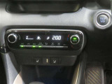 オートエアコン機能で、車内を自動的に、設定した温度に保ってくれます。