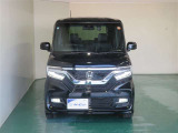 明度の高いLEDヘッドライトで、夜間の運転も安心です。