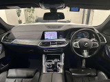 X6  M50i 4WD
