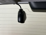 後方もしっかり同時録画。フロントと同様に画像を自動で保存するので安心です