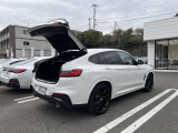 BMWを熟知したメカニックによる、360度の納車前点検。ドイツ本国と同様の教育・訓練を受けたメカニックが徹底的に点検、整備した後にお客様にお引渡しします。