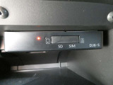 純正ドライブレコーダー:前方と車内後方の状況を映像で記録します。