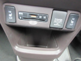 高速道路のご利用時にとても便利なETC車載器付。