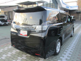 全てのクルマに車両検査証がついています。中古車オークション業界で確立された公正な基準を採用しています。トヨタ自動車によって、修復歴や状態を正しく判断できると認定された車両検査員が、1台1台検査し点数と