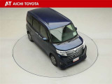 両側パワースライドドア付きだから、狭い駐車スペースなどでの乗り降りラクラク♪小さなお子さまのいるご家庭には嬉しい装備です。
