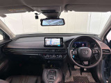 見通しの良い運転席回りとなっておりますので安心して運転をして頂けます!窓が大きいので明るく開放的な室内です