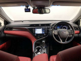 シンプルながら機能性あふれる運転席廻りです。視界性もよく、運転しやすいですよ。