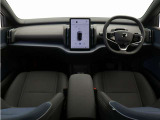 ドライバー・ディスプレイとセンターディスプレイを、12.3インチのタブレットに集約しました。運転操作に必要な情報とよく使う機能のコントロールボタンを、同一画面内にわかりやすく表示させることができます。