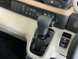 発進時から滑らかに加速する無段階変速のCVTはストップ&ゴーの多い街の中も快適です