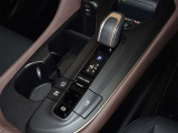 電動パーキングブレーキ・ブレーキホールドを装備してます。ホールド機能は信号待ちが多い一般道で疲労軽減になり、大好評です!