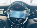◆LIBERALAは、輸入車選びの新たなスタイルを提案するインポート・セレクト・ブランドです。オーナー様となる方がクルマから直接感じる感性を第一にした、最良の一台との出会いをコーディネートいたします。