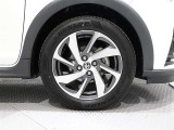 アルミホイールを装備、タイヤサイズは185/60R16です。