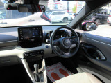 中古車を購入する場合、「車両本体価格」に加えて、税金や手数料などの「諸費用」を支払う必要があります。「法定費用:自動車税や自賠責保険等の国や自治体に払うことが法律上義務付けられている費用」「販売店手数