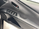 【パワーウインドウ】運転席のスイッチで、各席の窓ガラスの開閉ができます!あると便利ですよね!
