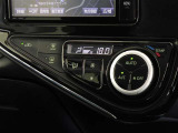 車内を快適に、オートエアコンを装備しています。