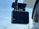 【ドライブレコーダー】映像・音声などの運転中の記録を残します。事故などを起こした起こされた時の証拠になりえますので、もしも時でも安心ですね。