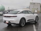 明るく広々、落ち着いた店内では、中古車のご検討・ご購入のほか、携帯電話(au)の購入等、様々なご相談に幅広く応えていきます♪