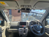 運転席周りの視界もよくハンドルも軽い取り回しなのですごく運転がしやすい車です。