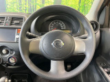インテリアに合わせたデザインのステアリングは、運転される方のことも考え、運転しやすい形状、大きさです。是非一度、実際に触ってお確かめください。