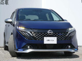 アダプティブLEDヘッドライト。フロントカメラで前方の状況を検知し対向車や先行車に眩しい思いをさせることなく必要なところだけを遠くまで照射します。