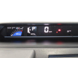 デジタルメーターのレイアウトを最適化しました。運転時のストレスを軽減し安全・安心な運転へ貢献します。