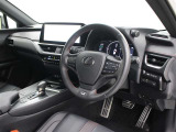 運転席廻りです。