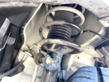 お車を安心してお乗りいただく為には、足回りの定期点検が欠かせません。サービスサポート(有償保証)では無料点検もご提供しており、安心のカーライフをお過ごしいただけるサポート体制が整っています。