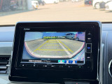 駐車時に便利なバックカメラを装備しています。