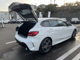 BMWを熟知したメカニックによる、360度の納車前点検。ドイツ本国と同様の教育・訓練を受けたメカニックが徹底的に点検、整備した後にお客様にお引渡しします。
