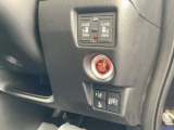 【両側パワースライドドア】です。リモコンや運転席のスイッチ操作で楽々自動開閉。
