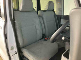 たとえばダイハツのお店にある、たくさんのスマアシ搭載車は、正常に作動する事をしっかり確認します。