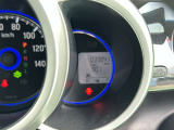 みやすいメーターになっています。シートベルトの付け忘れも一目でわかりますね。