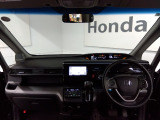 見通しの良い運転席回りとなっておりますので安心して運転をして頂けます!窓が大きいので明るく開放的な室内です