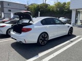 BMWを熟知したメカニックによる、360度の納車前点検。ドイツ本国と同様の教育・訓練を受けたメカニックが徹底的に点検、整備した後にお客様にお引渡しします。
