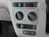 納車1カ月後には無料1カ月点検をご用意しています。車検や12カ月点検、オイル交換などのアフターメンテナンスも県内50店舗の整備工場におまかせください。