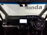 見通しの良い運転席回りとなっておりますので安心して運転をして頂けます!窓が大きいので明るく開放的な室内です