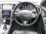 ゆったり余裕の運転席 快適なドライブが楽しめます