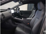 このエンジンルームをご覧下さい!埼玉トヨペットのお車は全て「ピカット一平」で、お車を隅々までピッカピカにしております。見えないところも手を抜きません!!