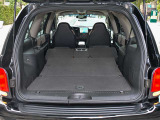 5.9L Magnum V8エンジン/RT専用チュ-ニング/RT専用装備多数/専用17AW(クロ-ム)/専用スポ-ツデュアルマフラ-/専用スポ-ツサスペンション/専用モノト-ンスポ-ツスタイル/専用ツ-トンインテリア/専用エンブレム