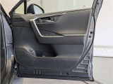 運転席ドア内張はご覧の通り