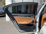 自動車保険も純正のクオリティを。BMWの正規ディーラーのみが取り扱い可能な、BMW専用自動車保険。専任のスタッフが皆様のカーライフを24時間365日サポート致します。