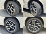 225/55R19 AUTECH専用純正アルミホイール装着です。