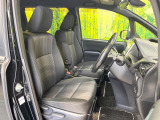 運転席シート廻りは使用感も少なく、良好な状態となっています。前オーナー様が丁寧に使っていたことがよくわかりますね。