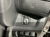 狭い駐車場で便利な電動格納ドアミラーが付いています。