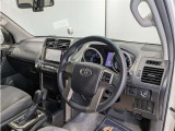 見通しのよいすっきりとした視界で、誰でも運転しやすいです。運転のしやすさは疲れにくさにも繋がりますよ♪