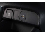 スマートフォンなどの音楽再生が可能なUSB接続ジャック装備車両です♪♪♪