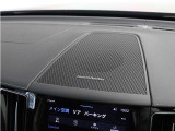 【harman/kardon】世界のオーディオファン垂涎のプレミアムサウンドシステムを搭載。原音に近い音場空間を忠実に再現。乗る人すべてに最良の音響体験を提供します。