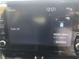 ディスプレイオーディオ装着車。ディスプレイとスマホを連携で、様々なアプリを使用できます。マップのアプリを繋げて、ナビゲーションとして使用できます。